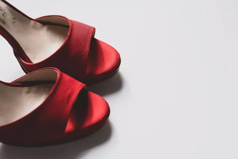 Ewolucja stylu: od butów damskich w xix wieku do trendów xxi wieku